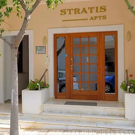 Готель Stratis 4*