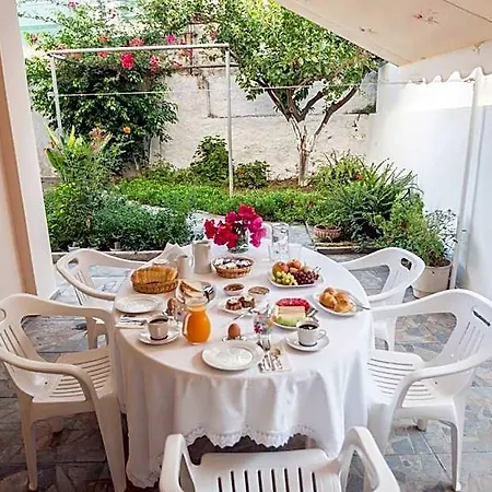 Stratis Готель